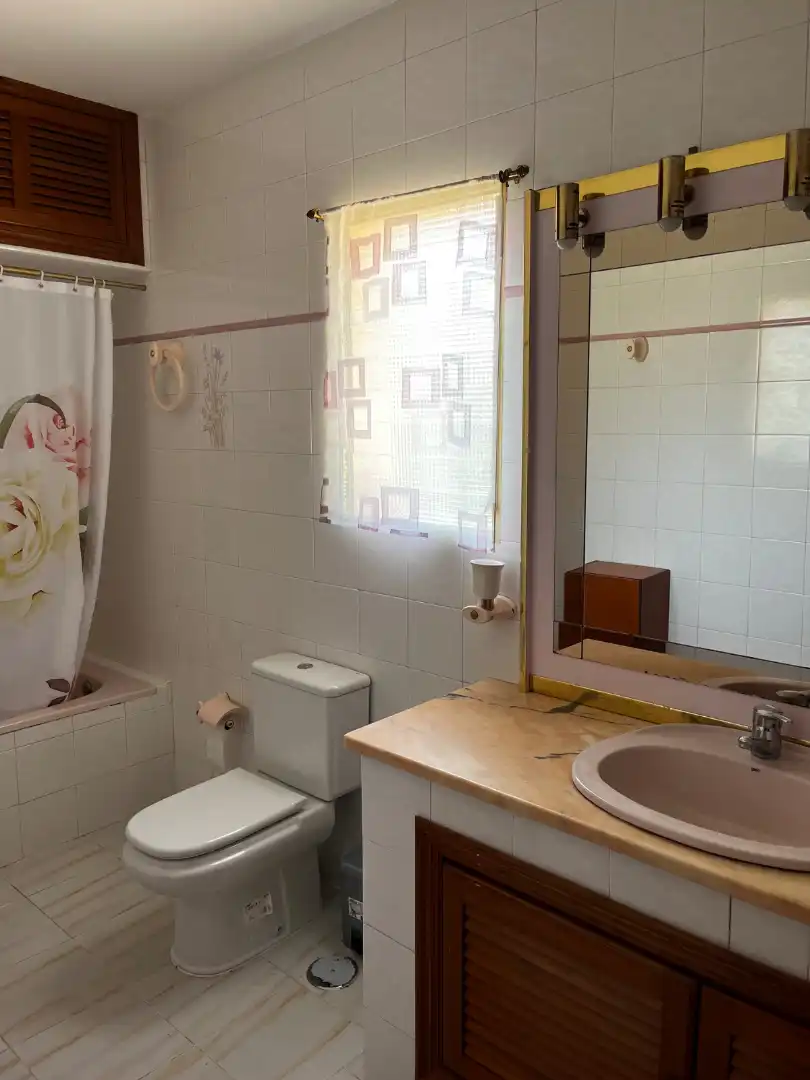 Badezimmer von Country house zum Verkauf in Mutxamel mit Privatgarten und Terrasse