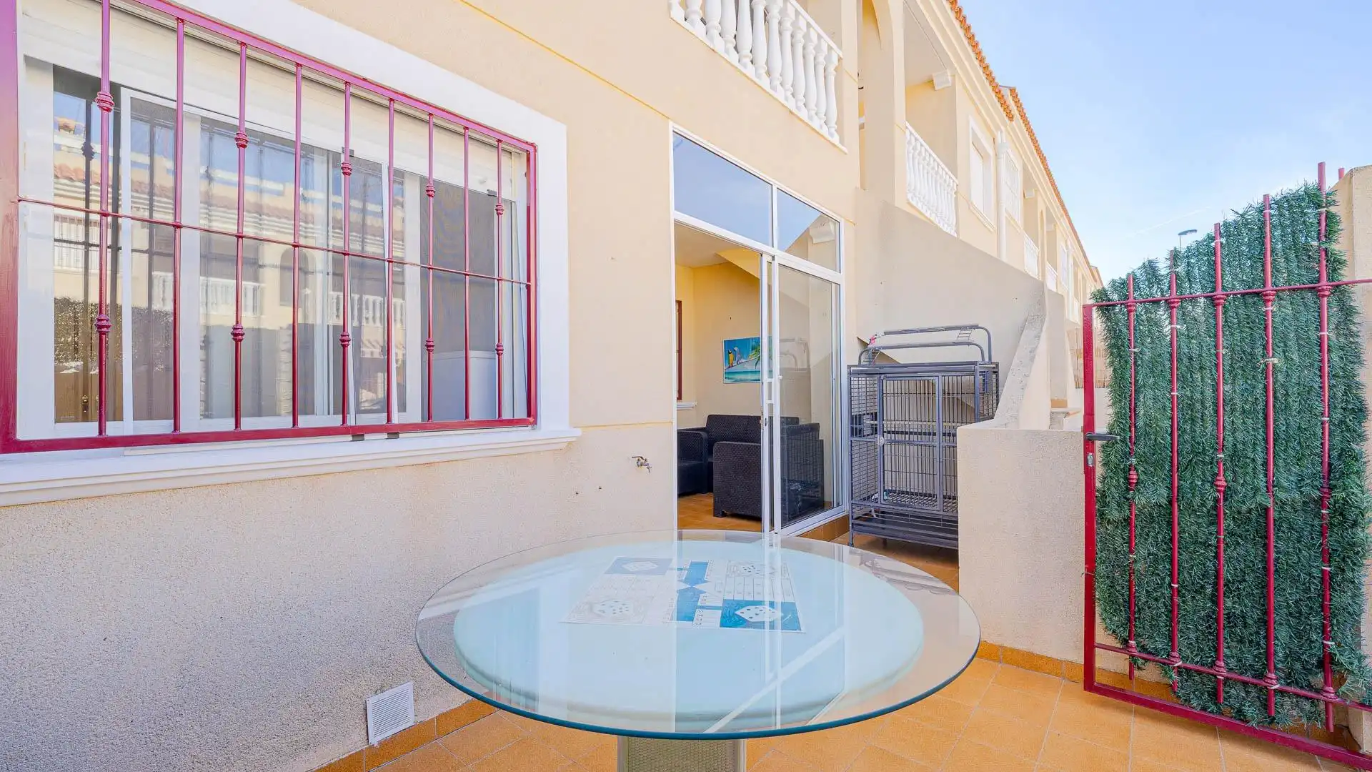 Terrassa de Casa o xalet en venda en Orihuela amb Jardí privat, Moblat i Piscina comunitària