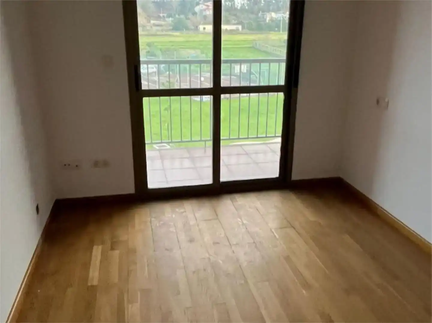 Terrassa de Pis en venda en Boiro amb Jardí privat, Parquet i Traster