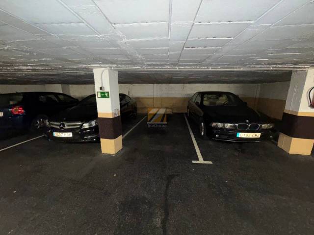 Garaje en Alquiler en CAVEDA  en Salesas - Foncalada - Campoamor