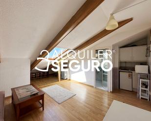 Sala d'estar de Estudi de lloguer en Las Rozas de Madrid amb Aire condicionat i Piscina