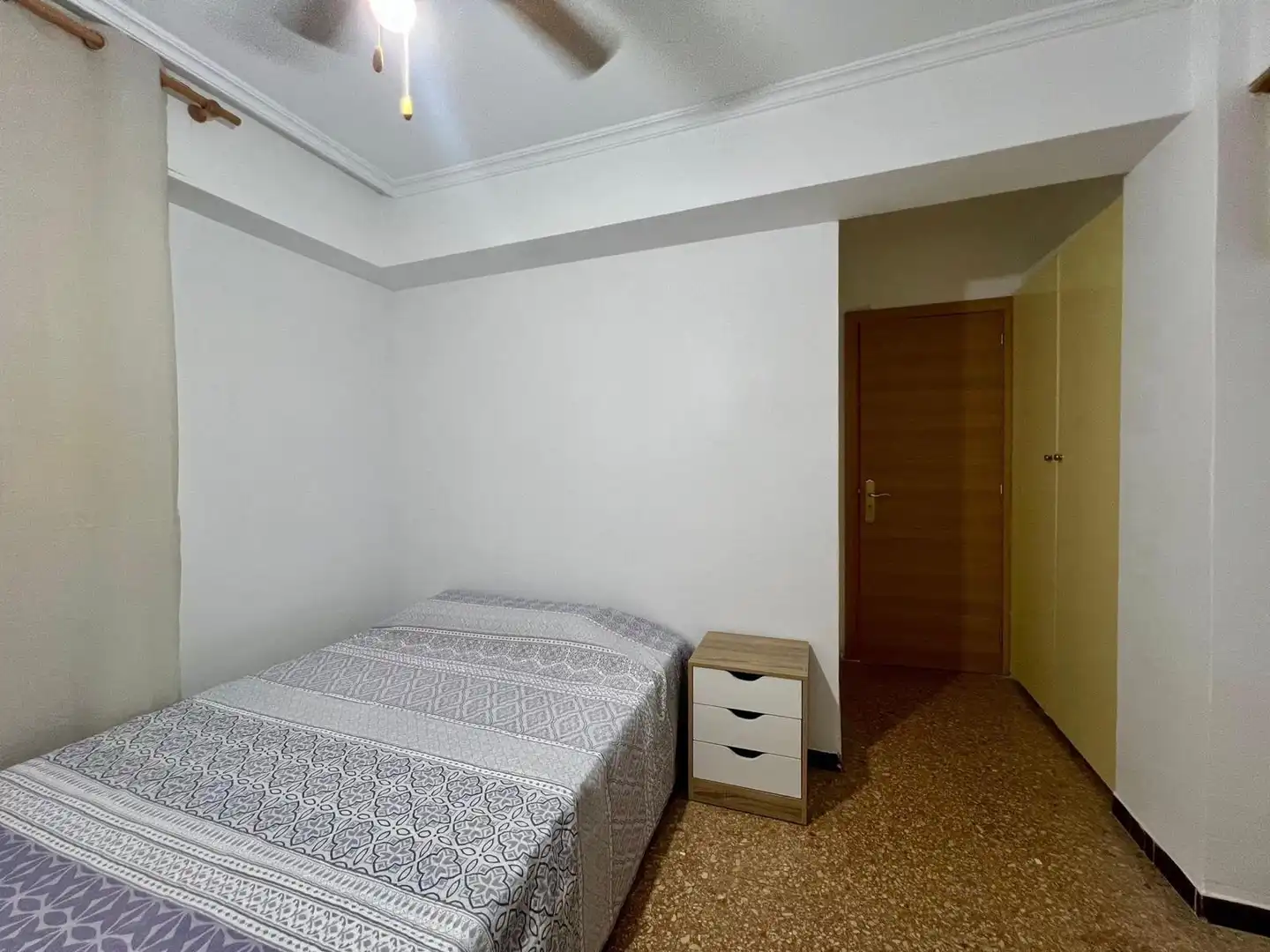 Habitación en Calle del Teniente Llorca, 26, Campoamor