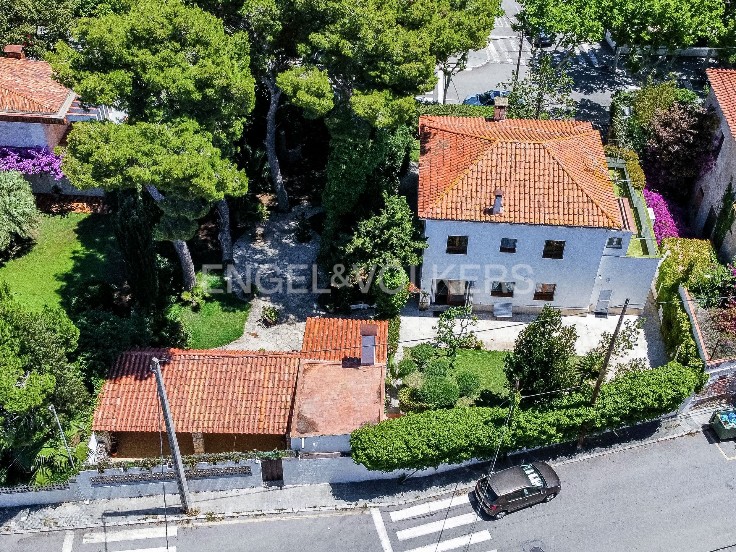 Vista exterior de Casa o xalet en venda en Cubelles amb Aire condicionat, Calefacció i Jardí privat