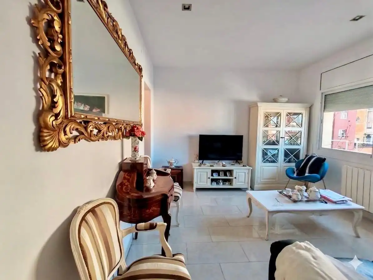 Sala d'estar de Planta baixa en venda en Barcelona amb Calefacció i Moblat
