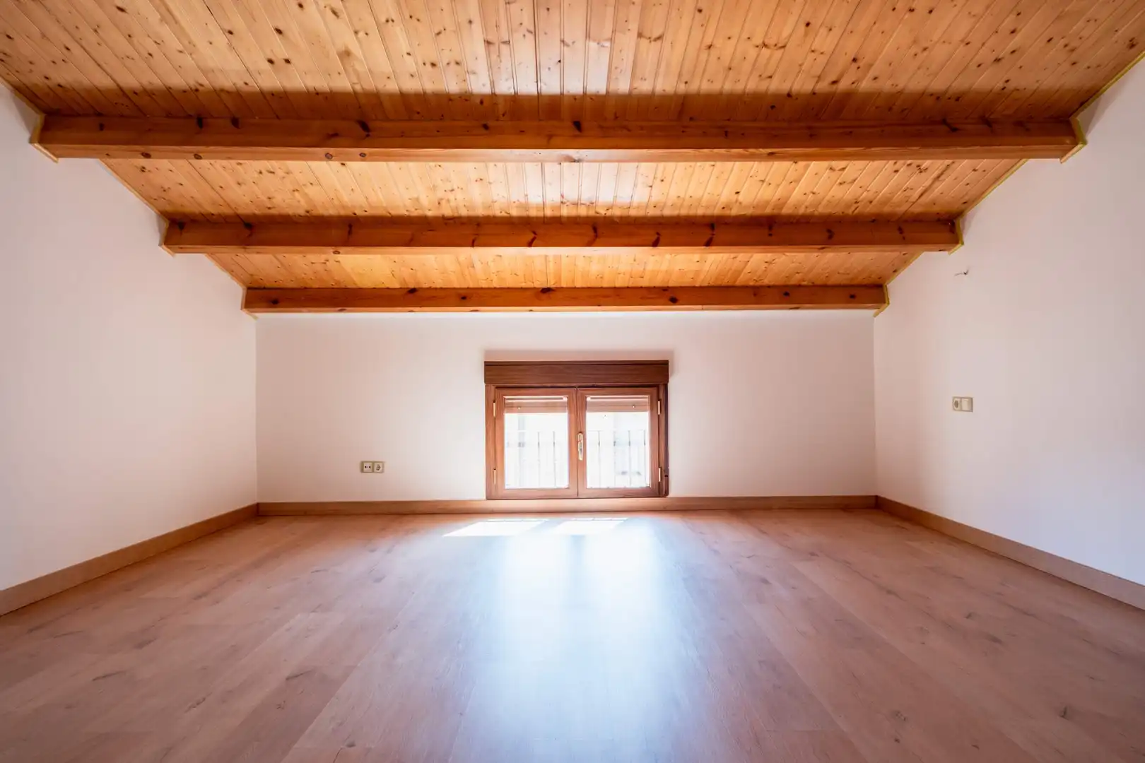 Houses for sale in Calatorao  with Air Conditioner, Terrace and Balcony