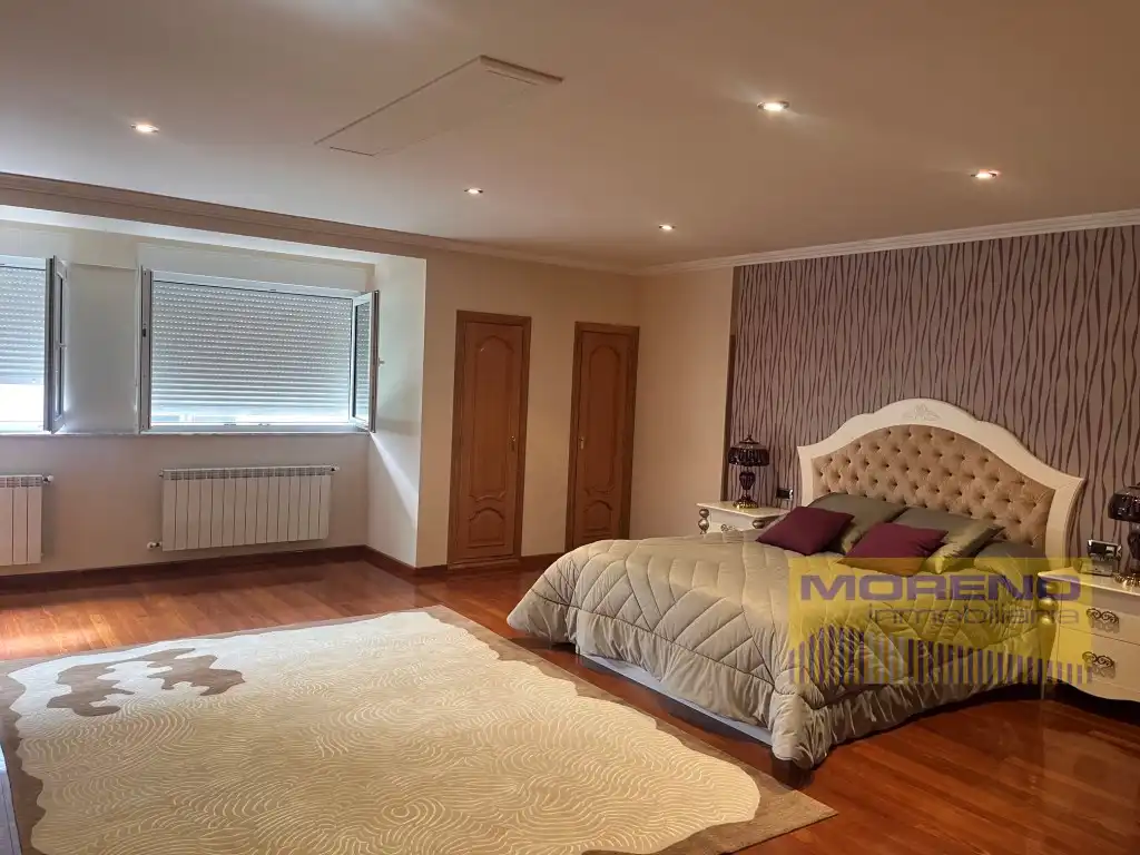 Dormitori de Casa o xalet en venda en Sarria