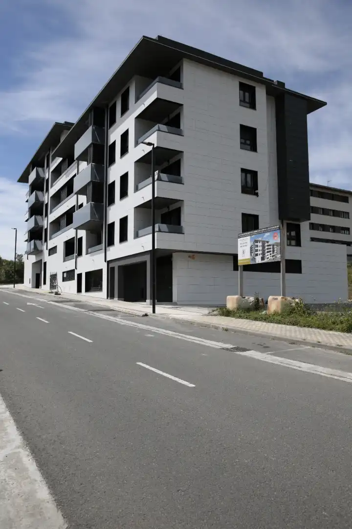 Aparcament amb ascensor en venda a Otatza 7, imagen 3