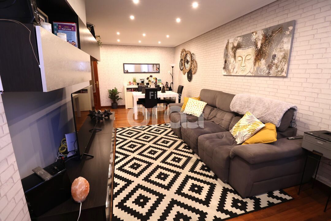 Sala de estar de Piso en venta en Portugalete con Calefacción y Trastero