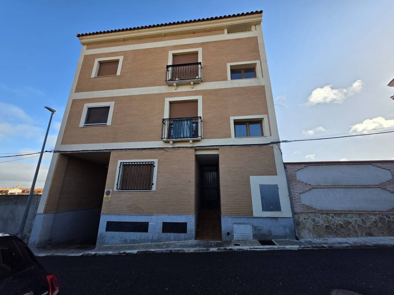 Vista exterior de Edifici en venda en Bargas