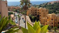 Vista exterior de Apartament en venda en Manilva amb Aire condicionat i Terrassa