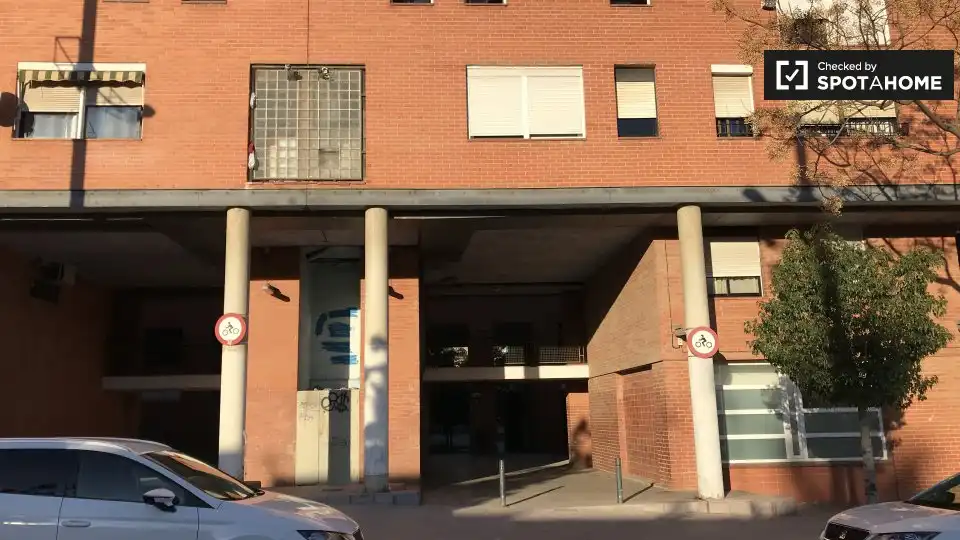 Vista exterior de Pis per a compartir en Barcelona amb Aire condicionat, Calefacció i Moblat