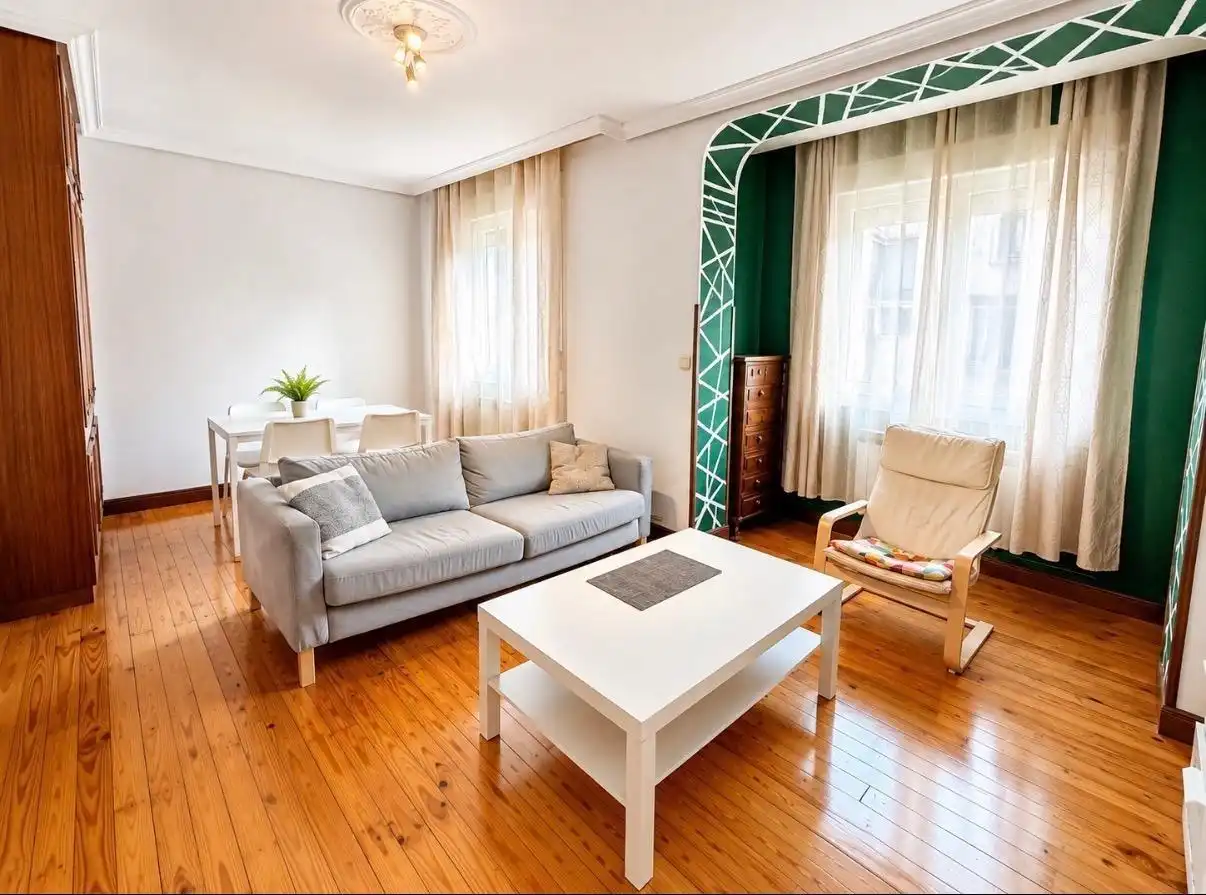 Wohnzimmer von Wohnung zum Verkauf in  Pamplona / Iruña