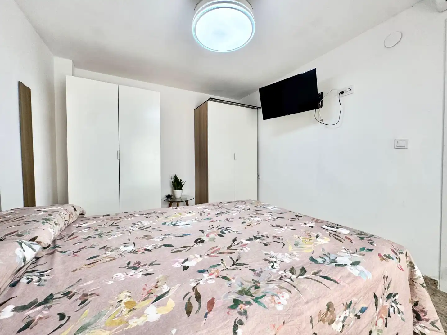 Habitación de Ático de alquiler en Torrevieja con Aire acondicionado, Terraza y Amueblado