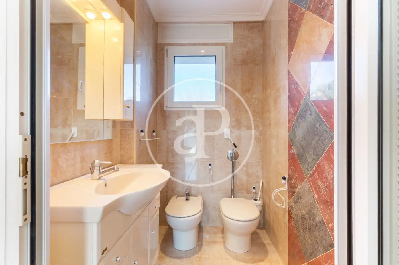 Baño de Casa o chalet en venta en Serra con Aire acondicionado, Calefacción y Jardín privado