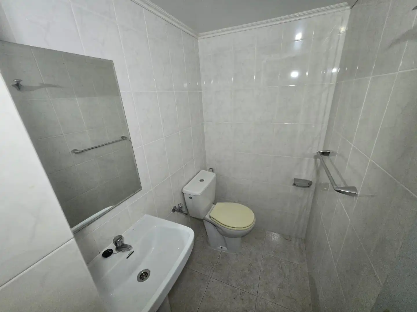 Baño de Local en venta en Ferrol
