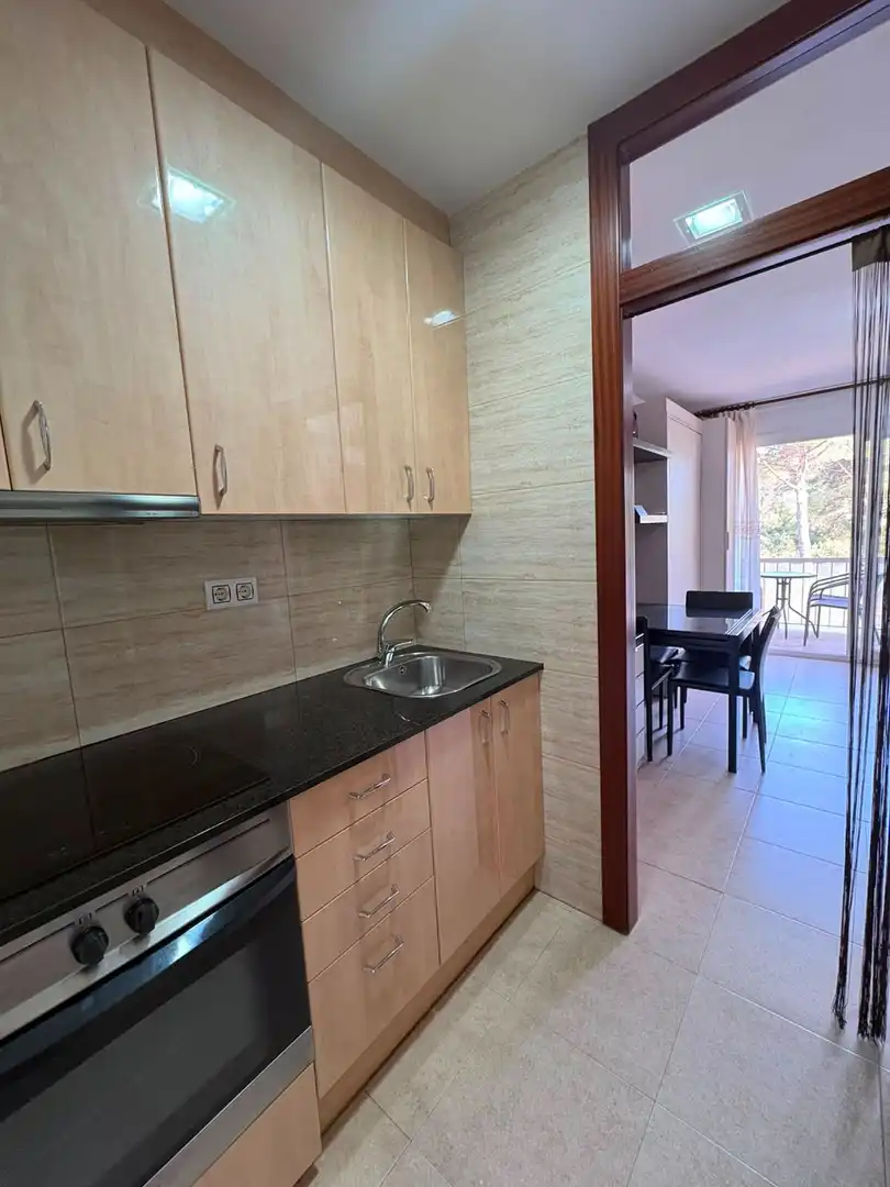 Cuina de Apartament en venda en Pals amb Aire condicionat, Moblat i Piscina comunitària