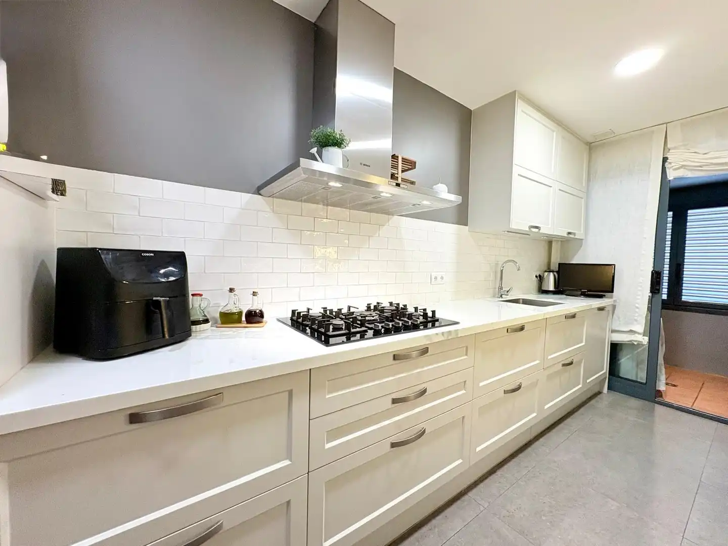 Cocina de Piso en venta en Santa Perpètua de Mogoda con Aire acondicionado, Calefacción y Jardín privado