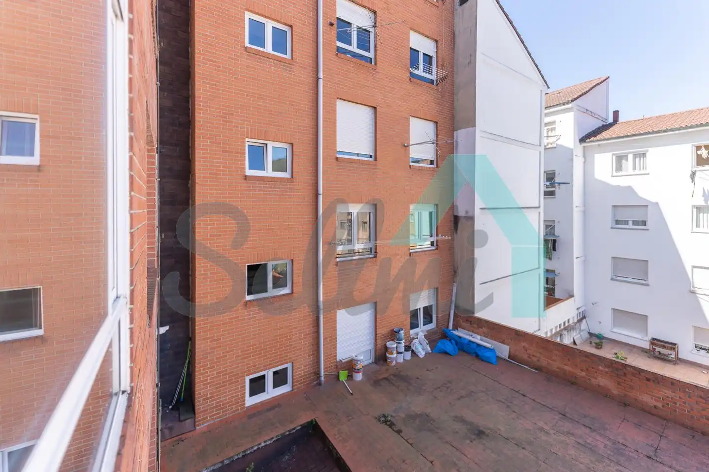 Außenansicht von Wohnung zum Verkauf in Oviedo  mit Heizung, Parkett und Terrasse