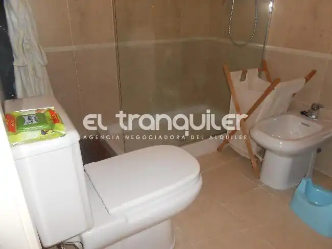 Baño de Piso de alquiler en Madrid con Aire acondicionado, Terraza y Trastero