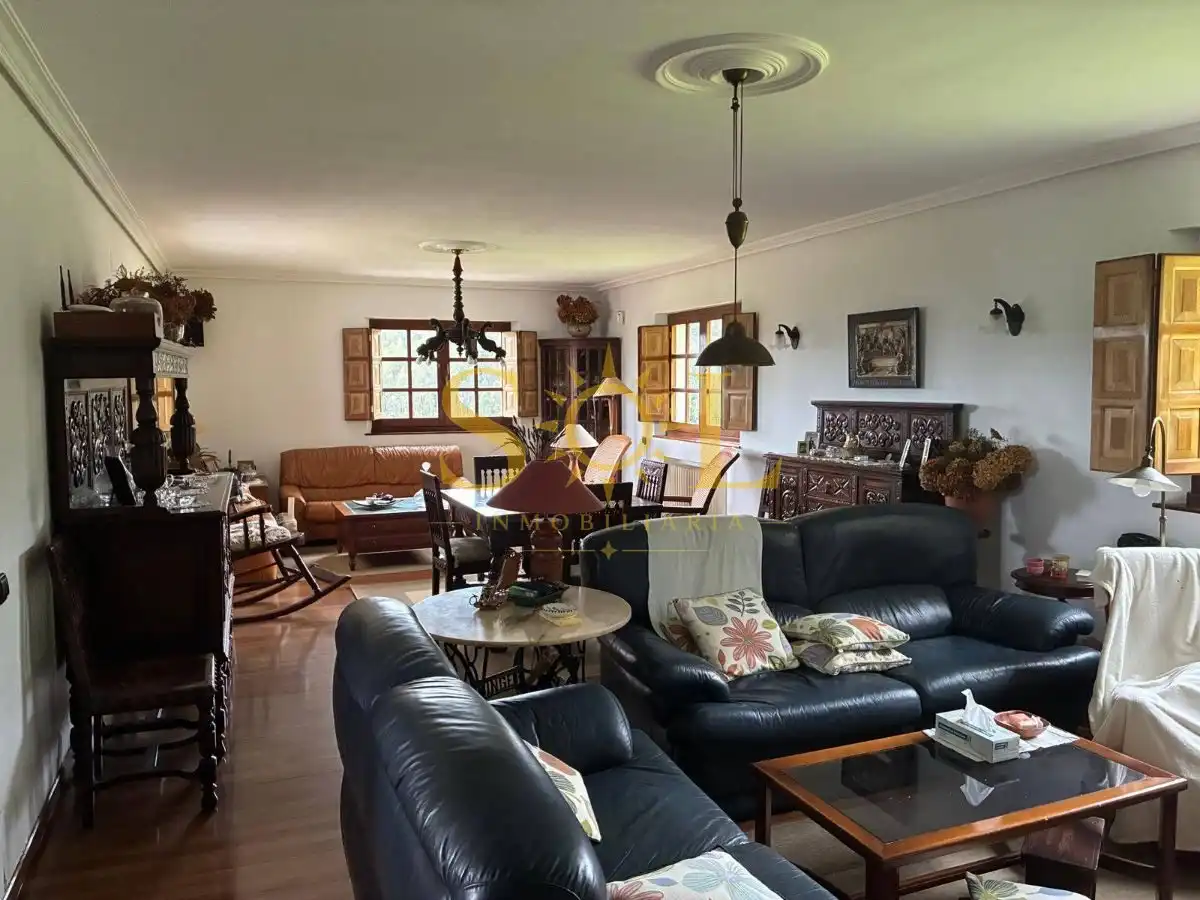 Sala d'estar de Casa o xalet en venda en Pravia amb Calefacció i Jardí privat