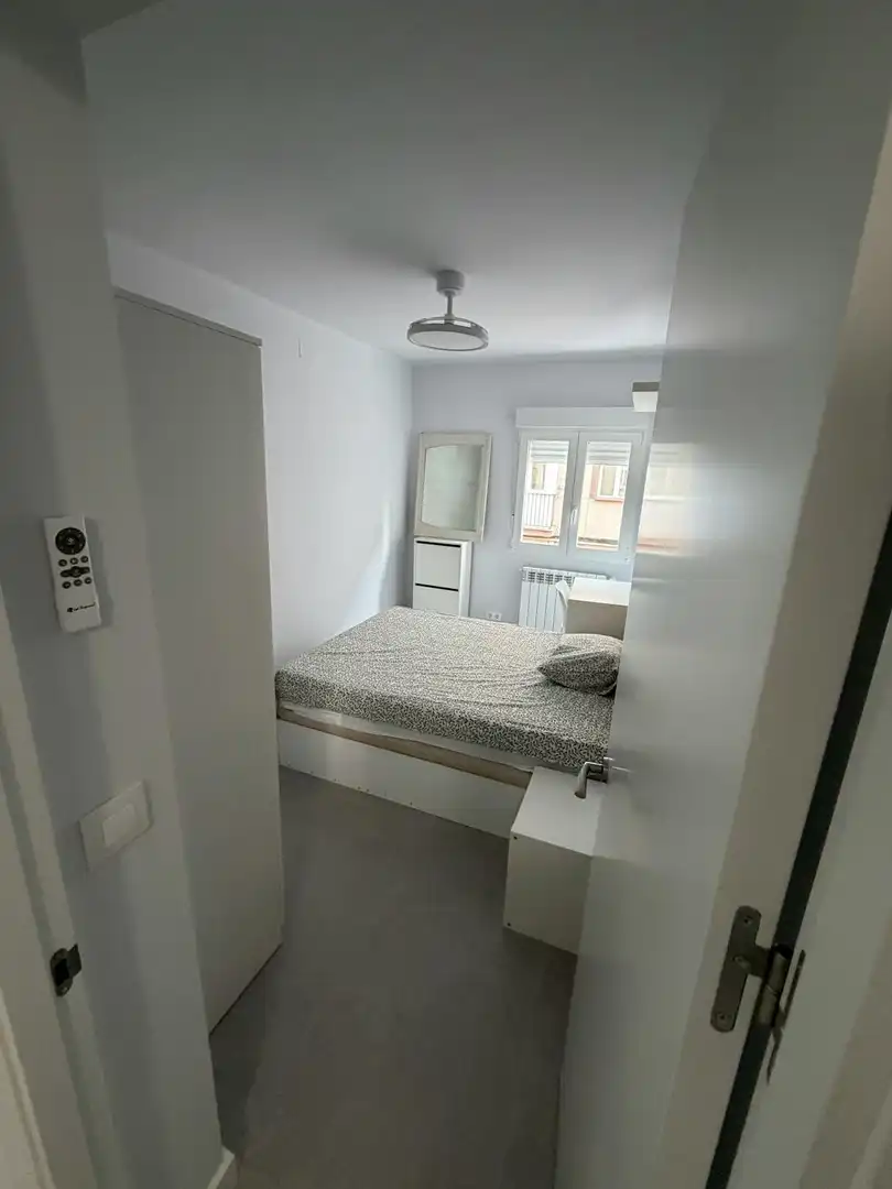 Habitación de Piso de alquiler en Madrid con Aire acondicionado, Calefacción y Amueblado