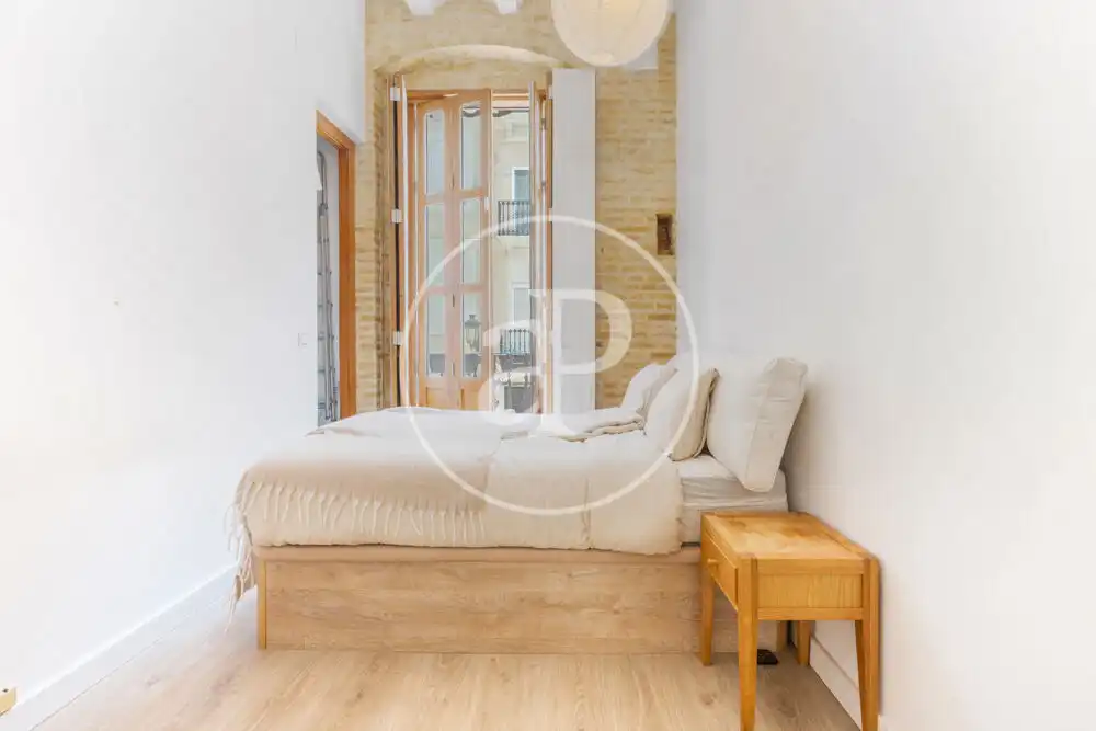 Bedroom of Flat for sale in Valencia  with Air Conditioner, Heating and Terrace