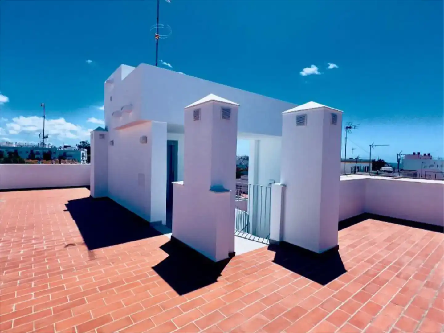 Vista exterior de Piso en venta en Conil de la Frontera con Balcón