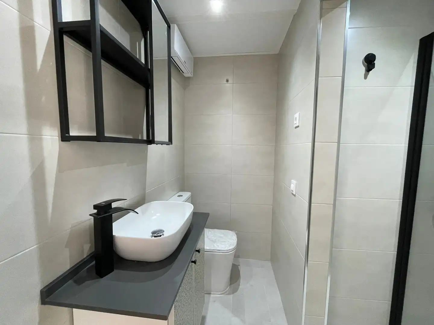 Bathroom of Flat for rent in Brunete  with Air Conditioner, Heating and Terrace