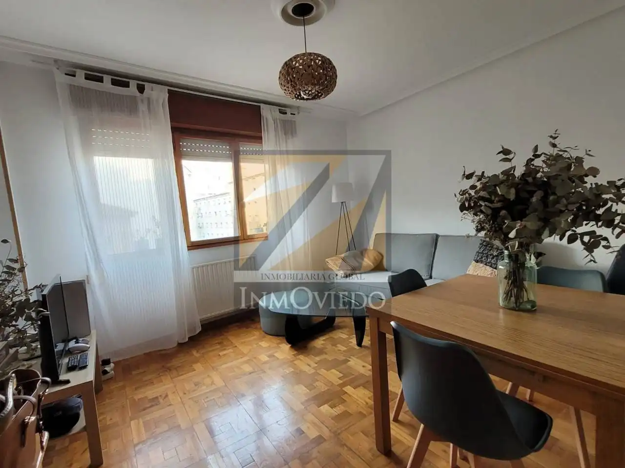 Wohnzimmer von Wohnung zur Miete in Oviedo  mit Heizung