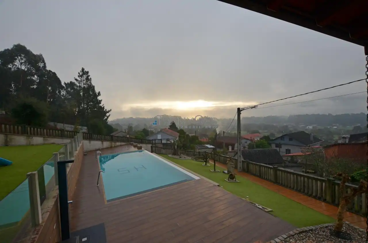 Piscina de Casa o chalet en venta en Tui con Calefacción, Jardín privado y Terraza