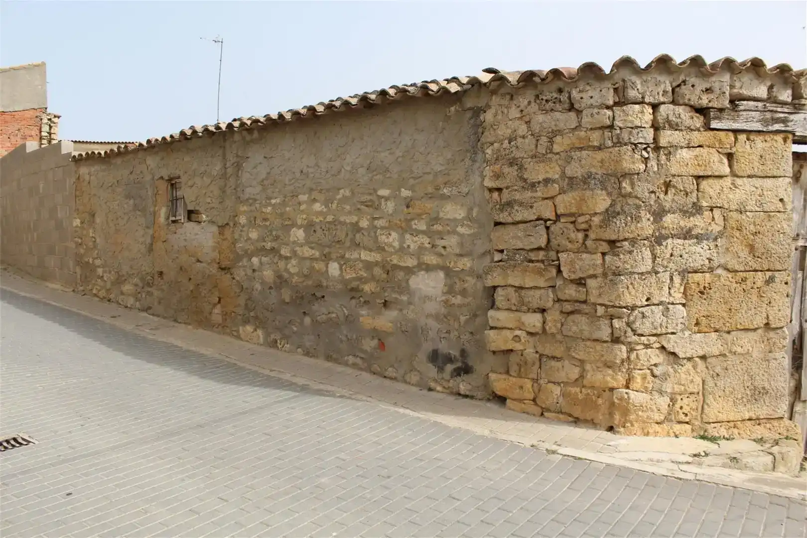 Vista exterior de Terreno en venta en Valdenebro de los Valles