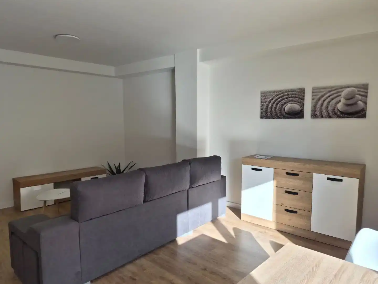 Sala d'estar de Pis de lloguer en Paterna amb Aire condicionat, Parquet i Moblat