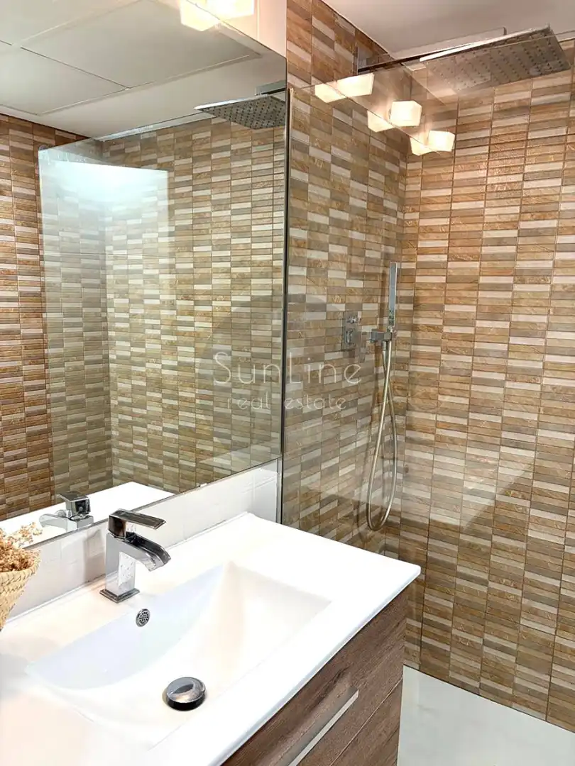 Baño de Piso en venta en Valencia con Aire acondicionado, Terraza y Trastero