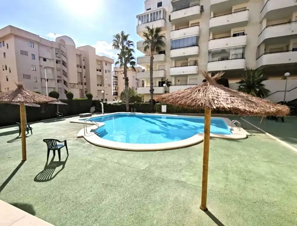 Planta baixa de lloguer a Calle Calle de la Coruña, Los Arenales del Sol