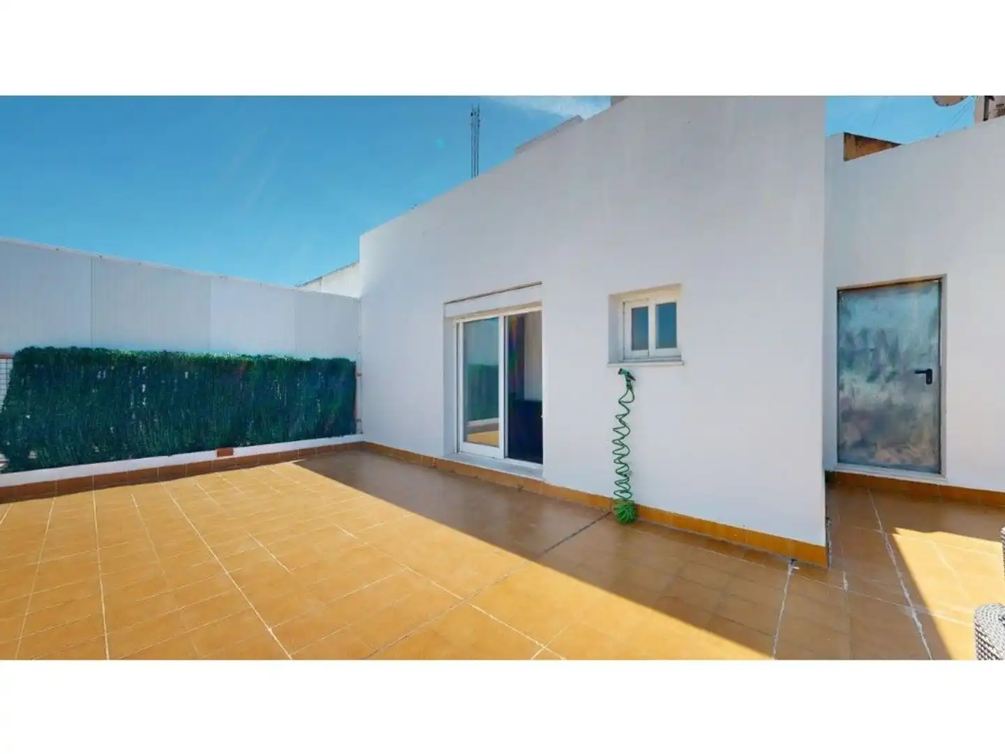 Außenansicht von Wohnung zum Verkauf in Sueca mit Terrasse