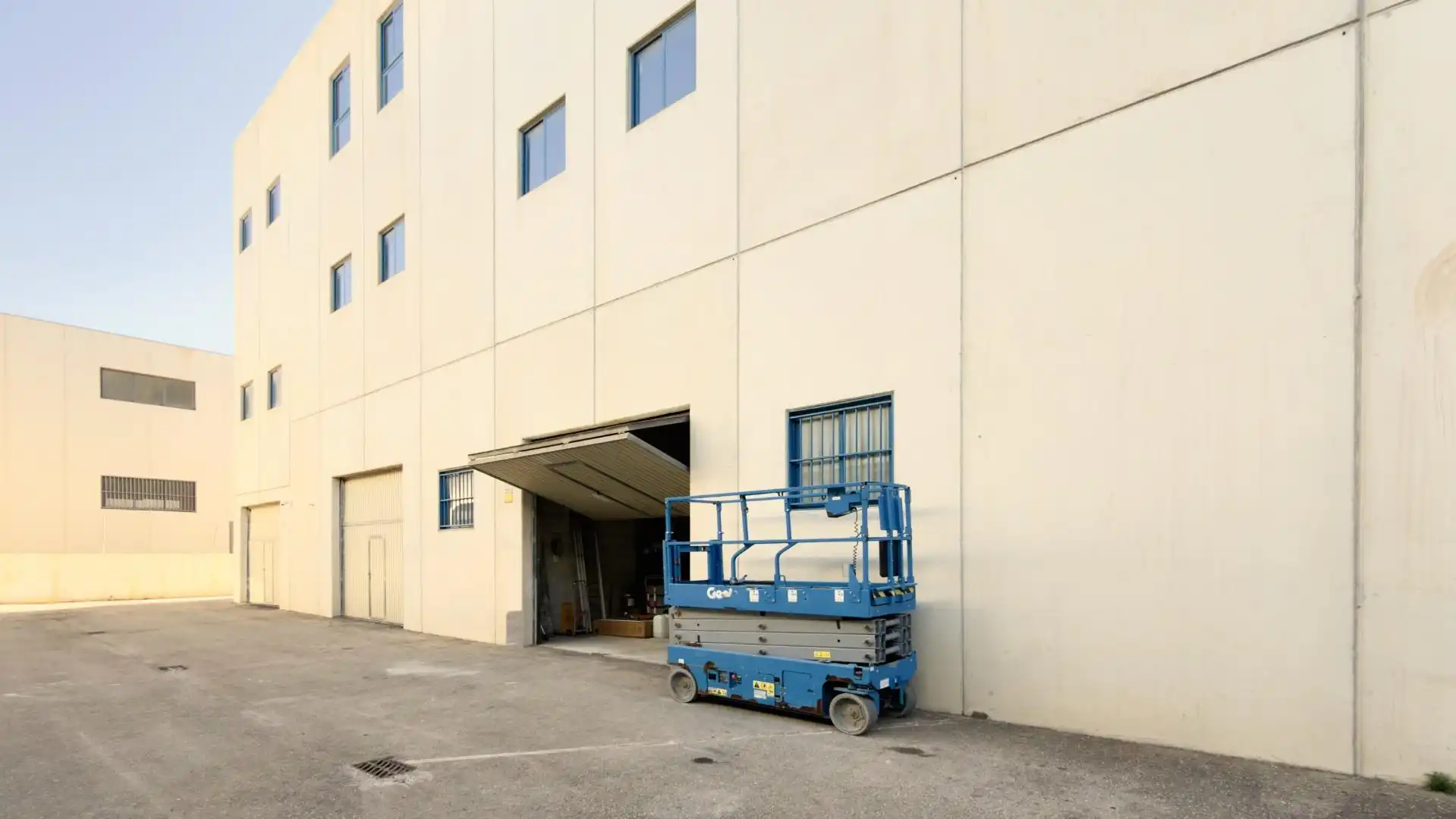 Exterior view of Industrial buildings for sale in Benidorm
