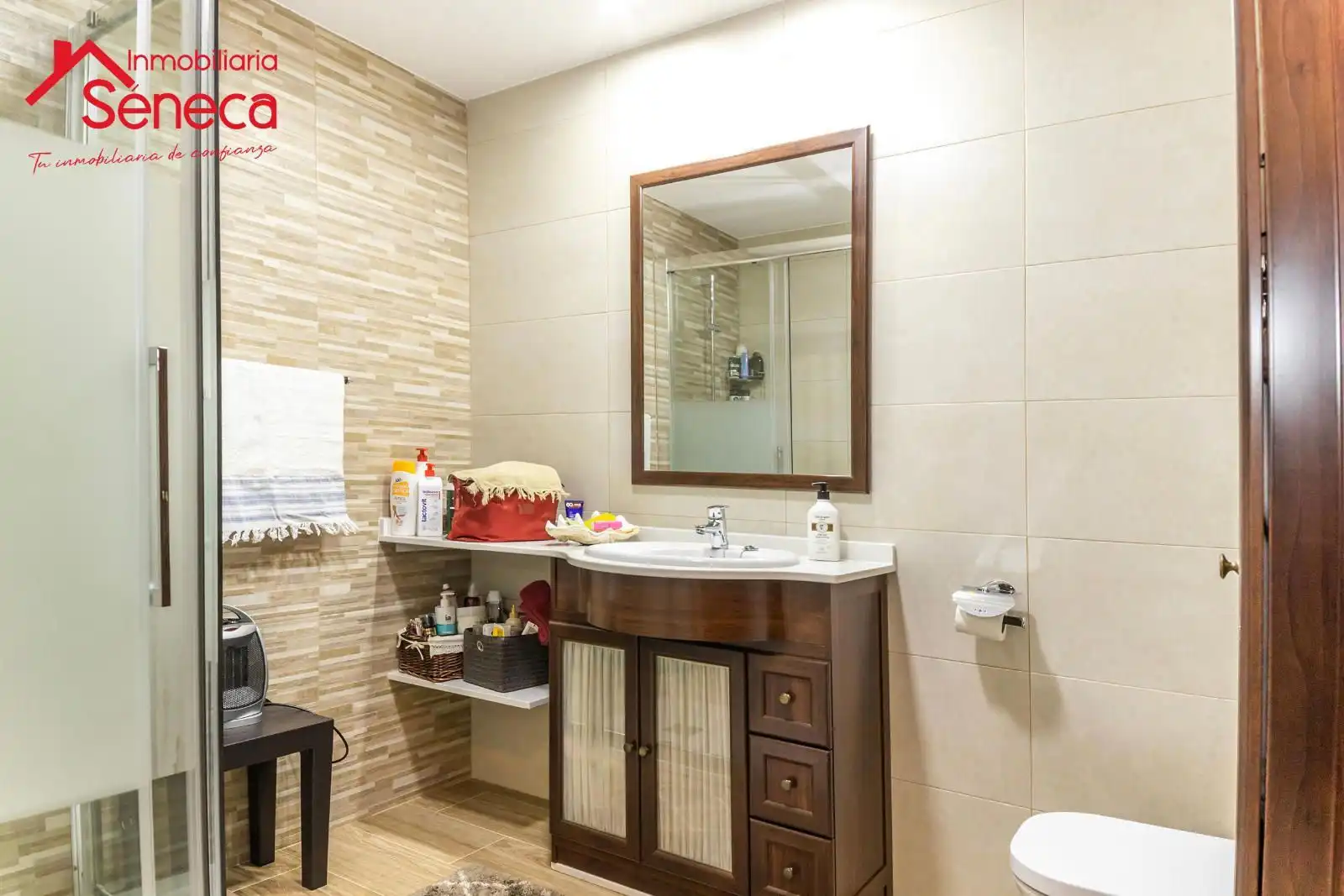 Bathroom of Flat for sale in Córdoba  with Air Conditioner, Heating and Terrace
