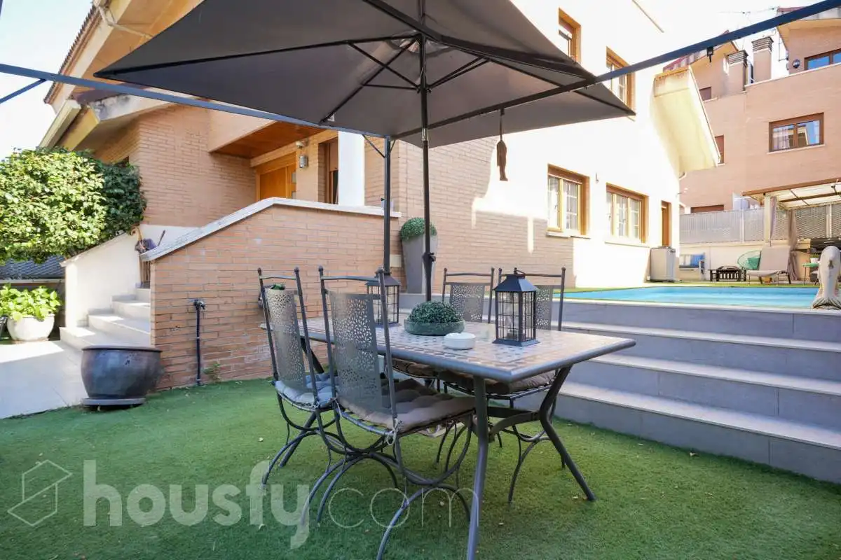 Terraza de Casa adosada en venta en Madrid con Aire acondicionado, Calefacción y Jardín privado