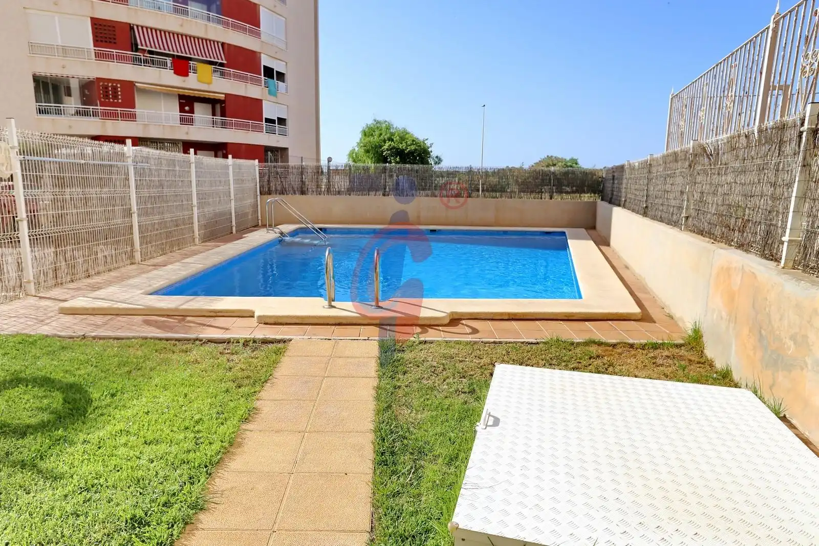 Piscina de Apartament en venda en Guardamar del Segura amb Aire condicionat, Calefacció i Terrassa
