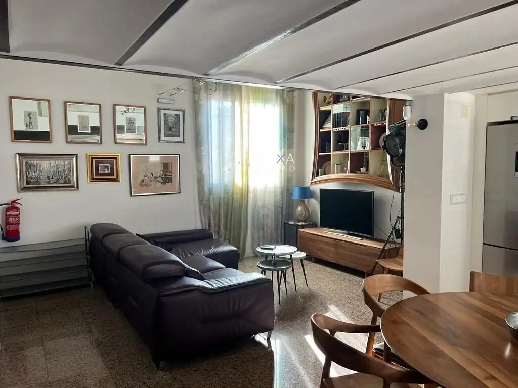 Wohnzimmer von Wohnung zum Verkauf in Barcelona mit Klimaanlage