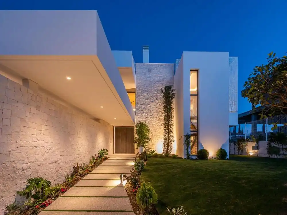 Exterior view of Houses for sale in Estepona  with Air Conditioner, Private garden and Terrace