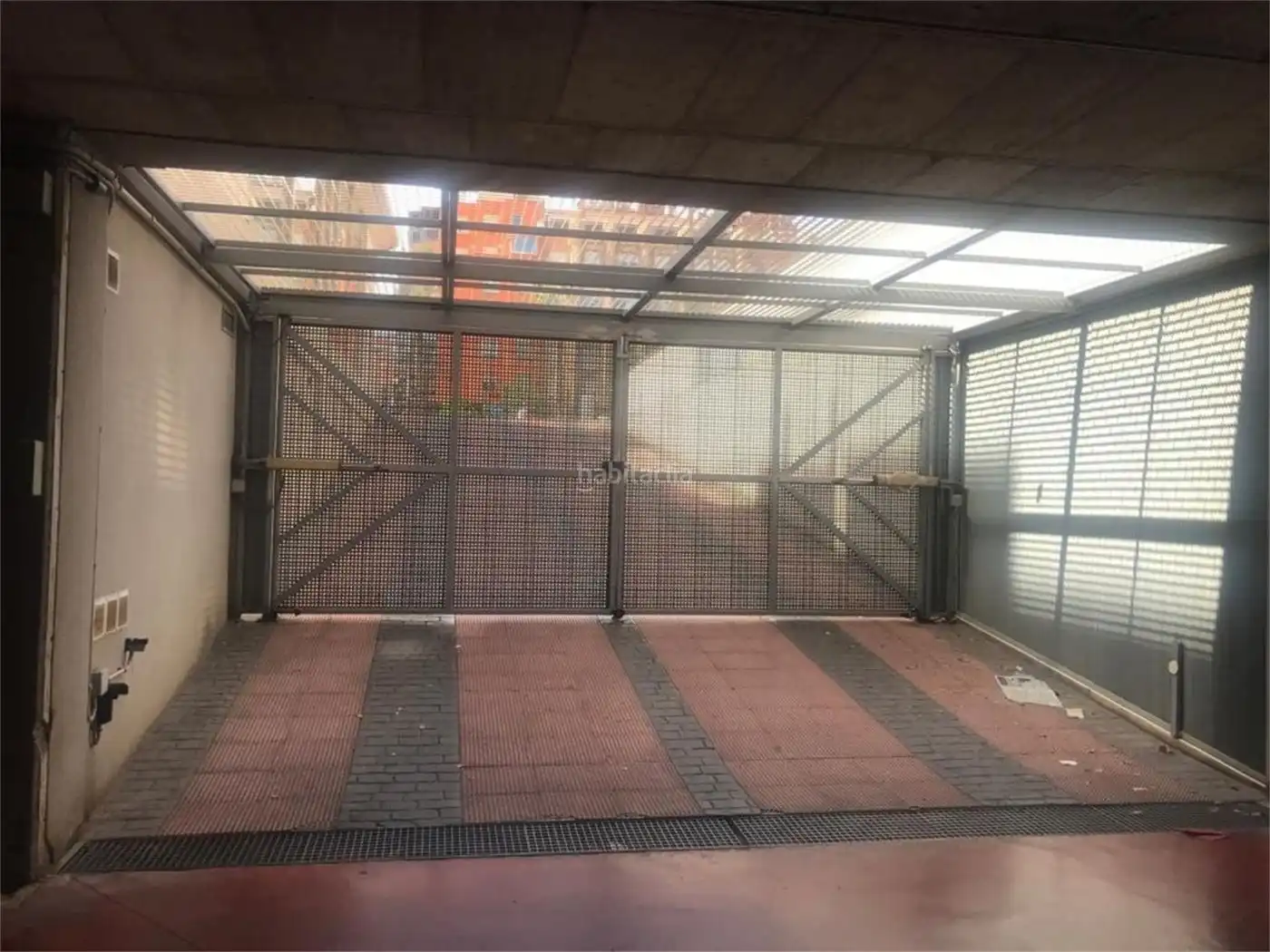 Aparcament de lloguer a Calle Violonchelista Miguel Ángel Cláres 2, imagen 3