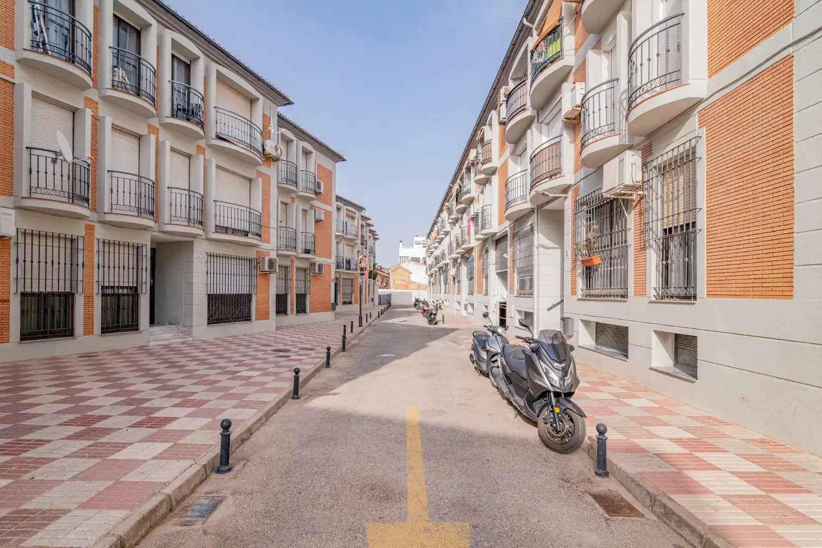 Vista exterior de Piso en venta en Armilla con Balcón