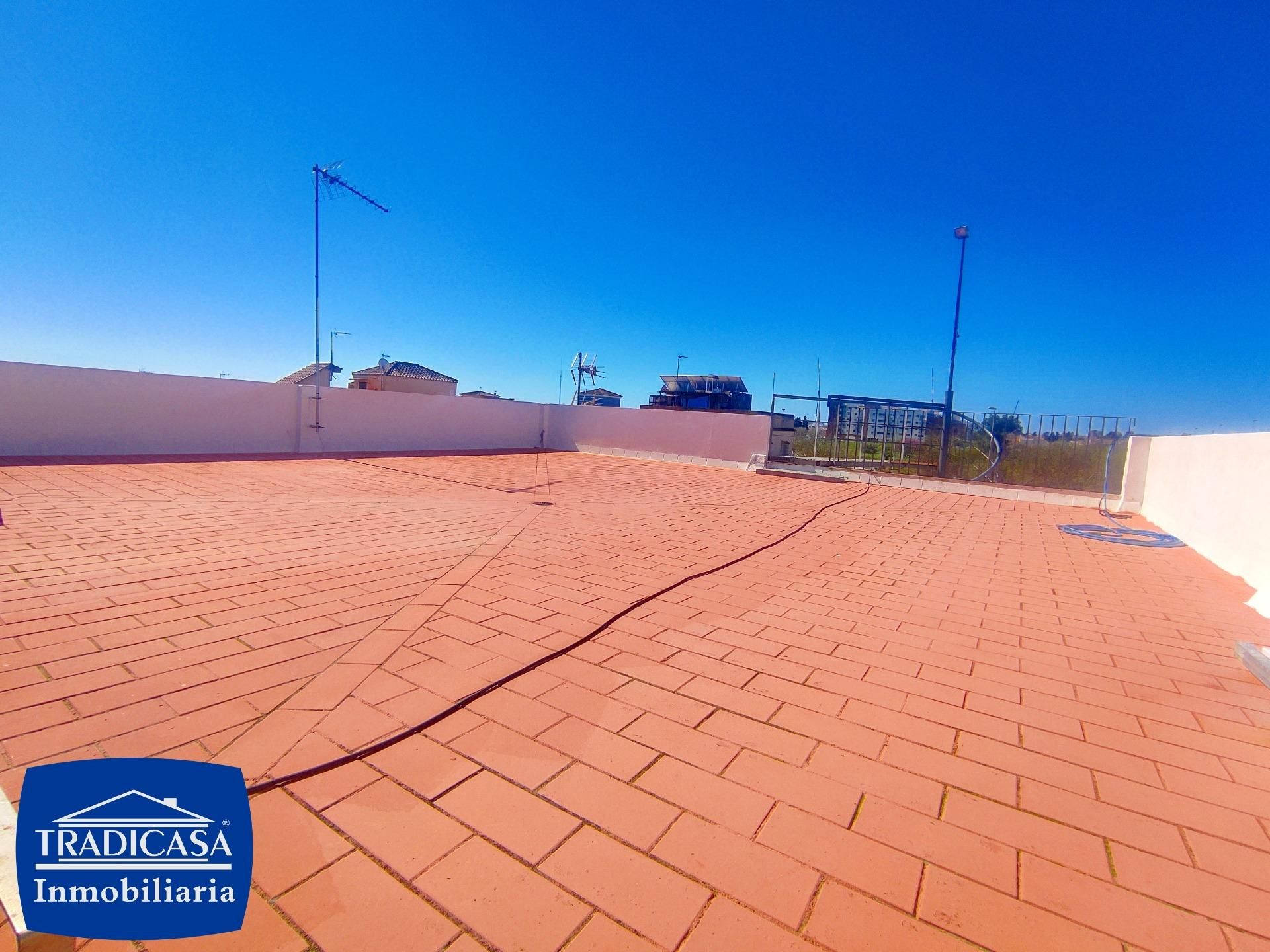 Vista exterior de Casa o xalet en venda en Jerez de la Frontera amb Aire condicionat i Terrassa