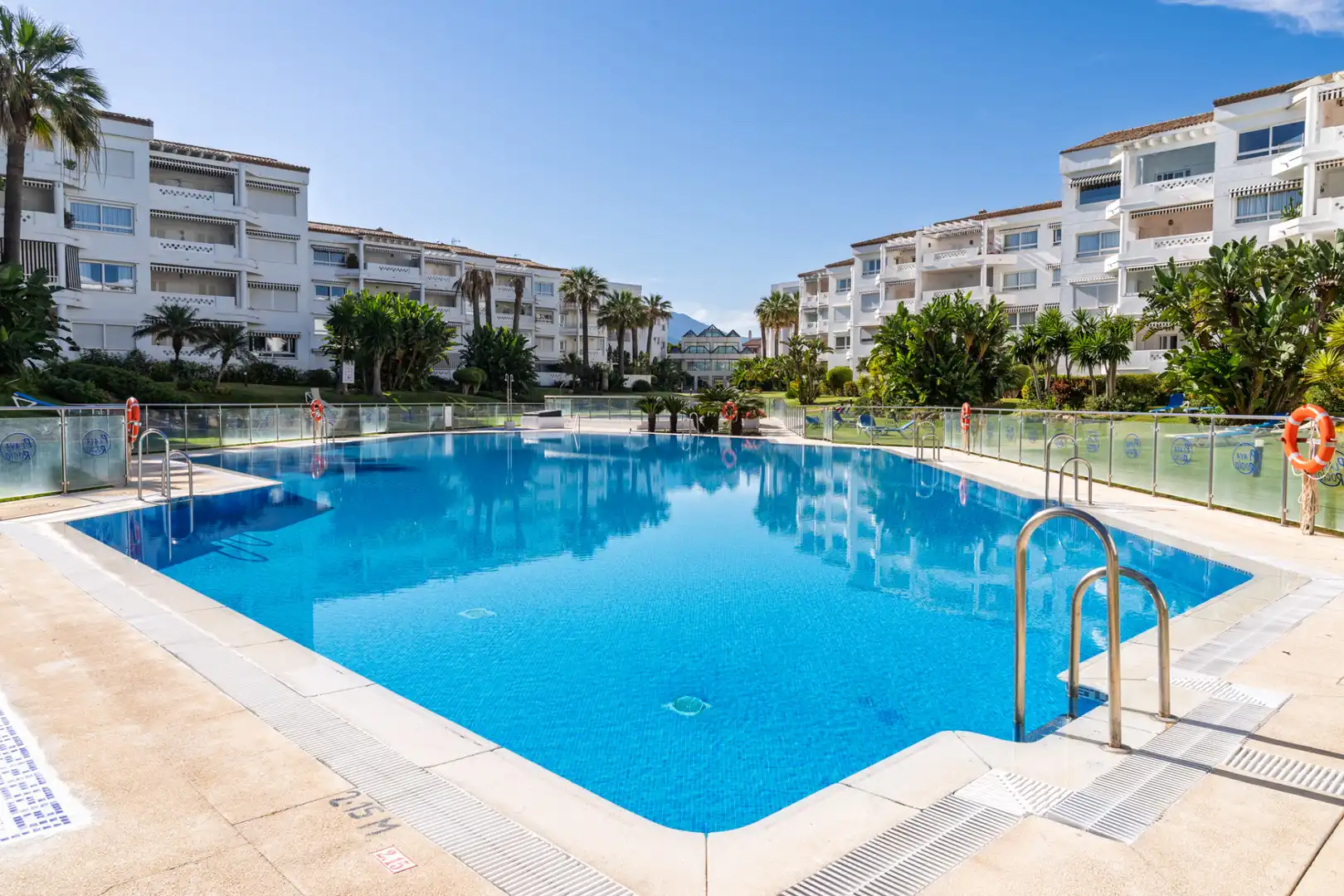 Apartament amb piscina en venda a Nueva Andalucía, imagen 21