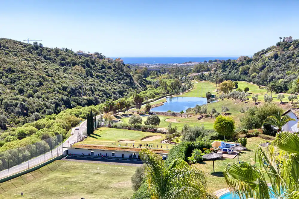 Penthouse mit Pool zum Verkauf in Benahavís pueblo