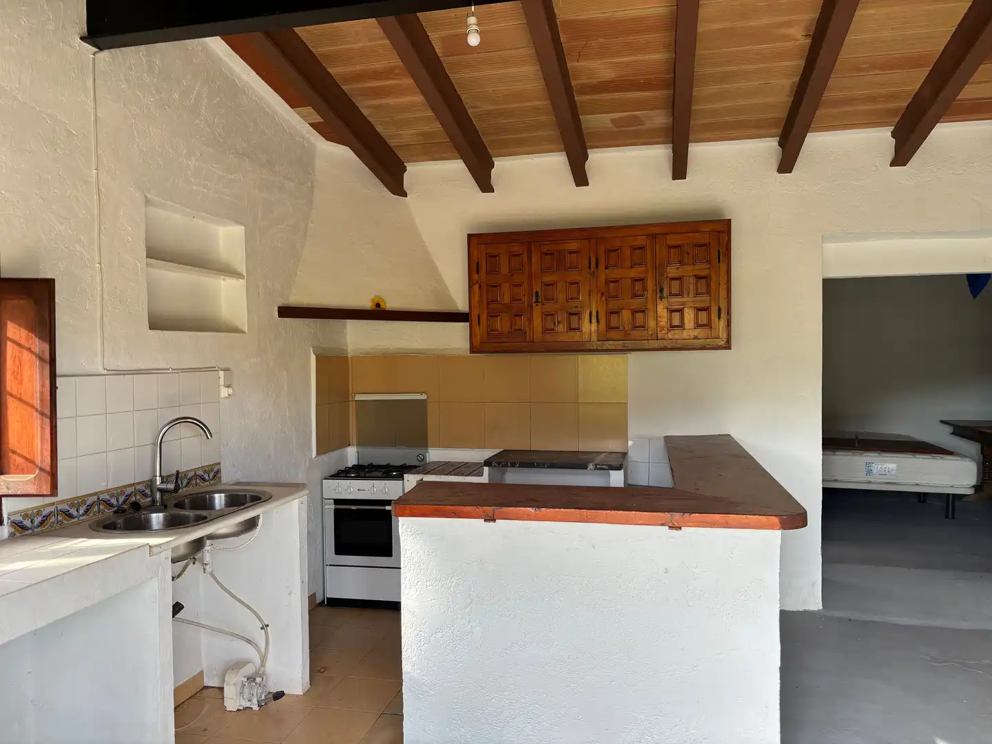 Cocina de Finca rústica en venta en Confrides con Jardín privado