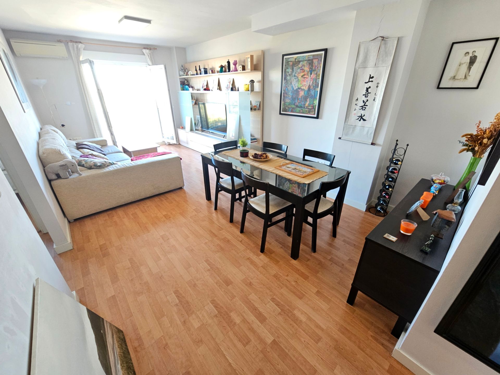 Living room of Flat for sale in Churriana de la Vega  with Air Conditioner, Terrace and Storage room