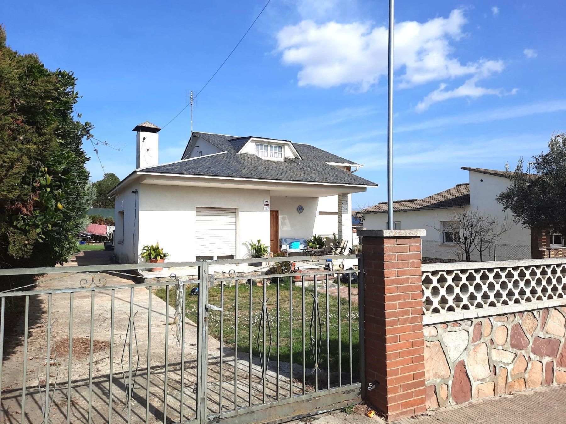Vista exterior de Casa o xalet en venda en Santa Eulàlia de Ronçana amb Jardí privat