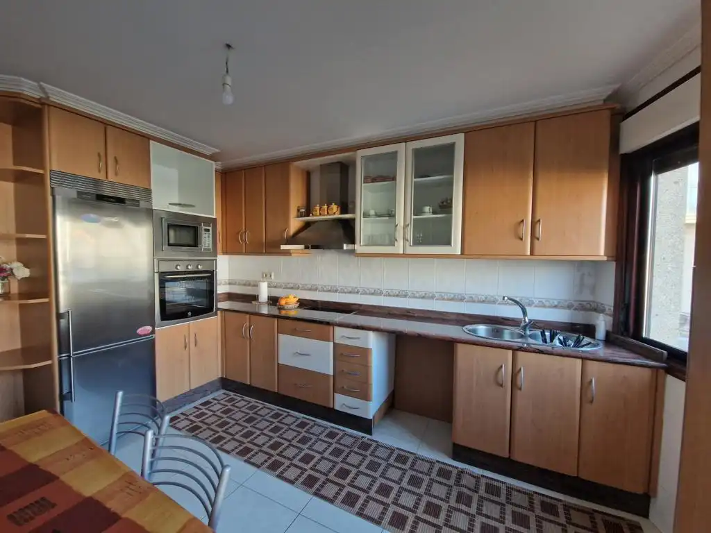 Cocina de Apartamento en venta en Boiro con Calefacción, Parquet y Trastero